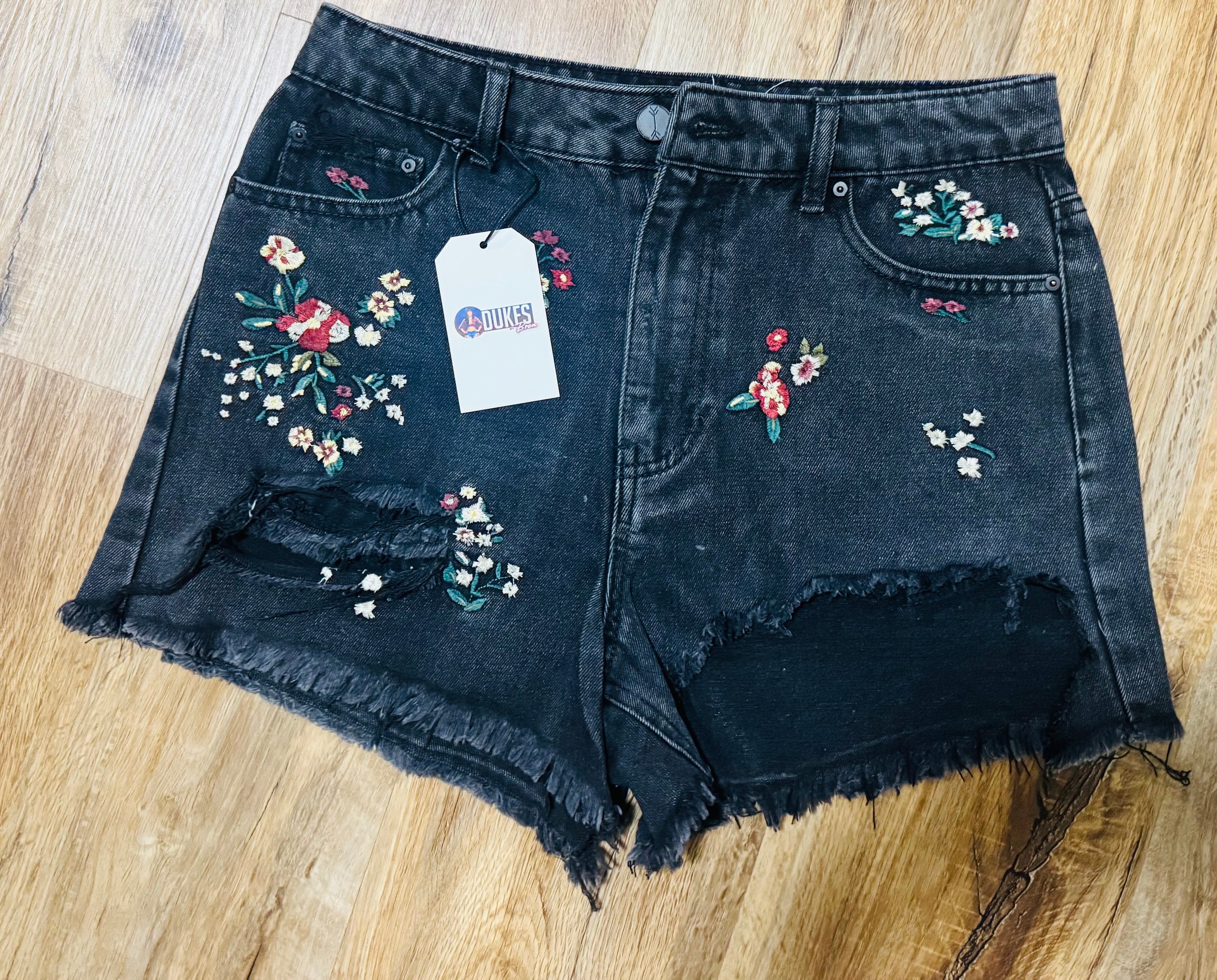 Black retro shorts w/Floral print